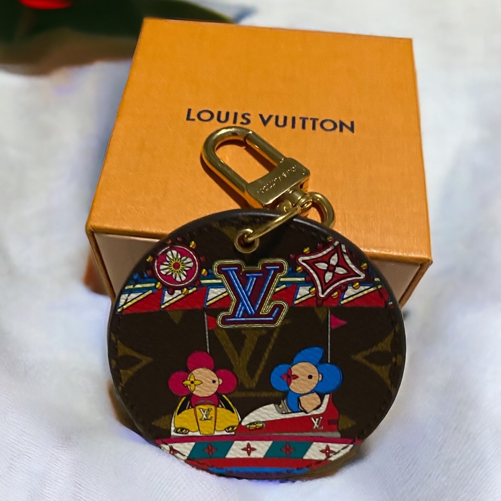LV Monogram 2020 Christmas, bumper cars bag charm includes bag bag & LV Box